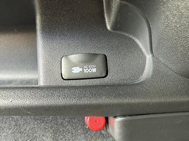 ハイエースバン スーパーGL ダークプライムII 4WD/TRDフルエアロ/ベッドキット/TRDマッドフラップ/15インチアルミ/7インチナビ/衝突軽減ブレーキ(40枚目)