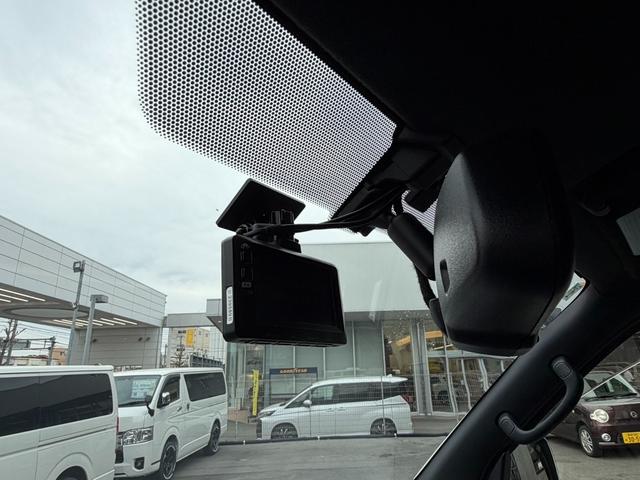 ハイエースバン スーパーＧＬ　ダークプライムＩＩ　４ＷＤ／寒冷地仕様／１６インチアルミホイール／アルパインＢＩＧ－Ｘ／ヒッチメンバー／フロントエアロ／ＥＴＣ／両側小窓付きスライドドア／ＡＣ１００Ｖコンセント／バックカメラ／ＬＥＤヘッドライト（39枚目）