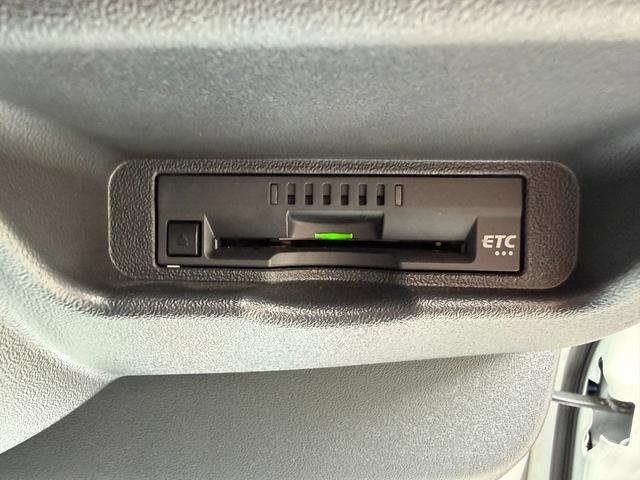 ハイエースバン スーパーＧＬ　ダークプライムＩＩ　４ＷＤ／寒冷地仕様／１６インチアルミホイール／アルパインＢＩＧ－Ｘ／ヒッチメンバー／フロントエアロ／ＥＴＣ／両側小窓付きスライドドア／ＡＣ１００Ｖコンセント／バックカメラ／ＬＥＤヘッドライト（42枚目）