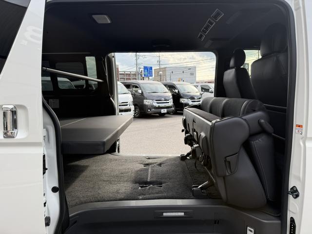 ハイエースバン スーパーGL ダークプライムII ローダウン/17inアルミ/フルエアロ/バッドフェイス/ベッドキット(47枚目)