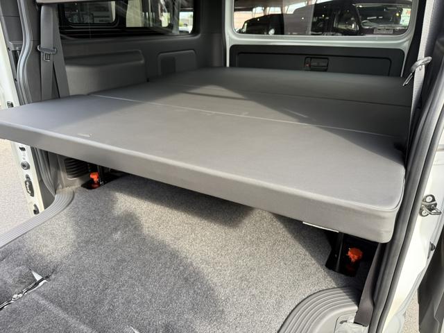 ハイエースバン スーパーGL ダークプライムII ローダウン/17inアルミ/フルエアロ/バッドフェイス/ベッドキット(49枚目)