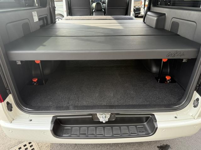 ハイエースバン スーパーGL ダークプライムII ローダウン/17inアルミ/フルエアロ/バッドフェイス/ベッドキット(51枚目)