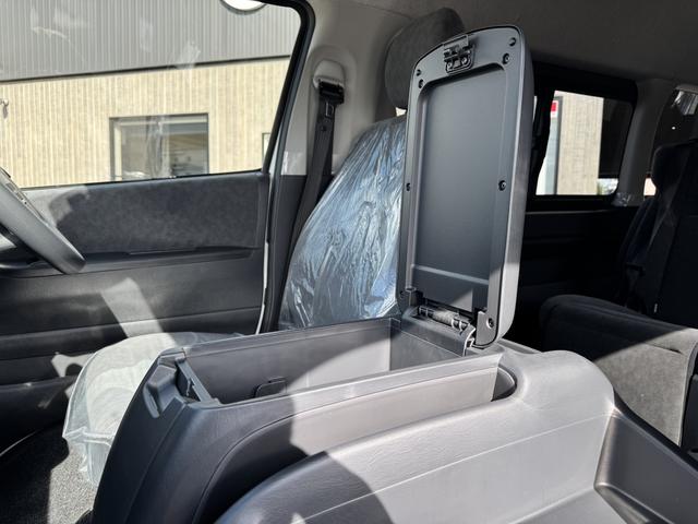 ハイエースワゴン グランドキャビン　ファインテックツアラー　登録済み未使用車／キャプテンシート／ファインテックツアラー／４列１０人乗り　／アルパインＢＩＧ－Ｘ　／（46枚目）