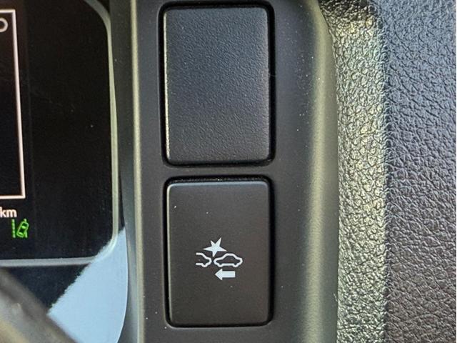 ハイエースバン スーパーＧＬ　ダークプライムＩＩ　１６ｉｎアルミ／フロントエアロ／ＧＲ８センターコンソール／ＴＲＤマッドフラップ／純正７インチナビ／ＥＴＣ２．０／パノラミックビューモニター／デジタルインナーミラー／衝突軽減ブレーキ／小窓付スライドドア（55枚目）