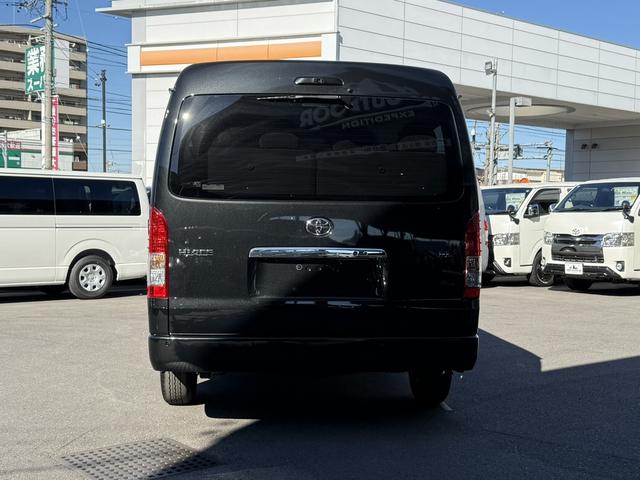 ハイエースワゴン ＧＬ　４列１０人乗り／１５インチアルミホイール／パノラミックビューモニター／デジタルインナーミラー／衝突軽減ブレーキ／片側電動スライドドア／ＡＣ１００Ｖ／ＬＥＤヘッドライト／スマートキー／プッシュスタート（17枚目）