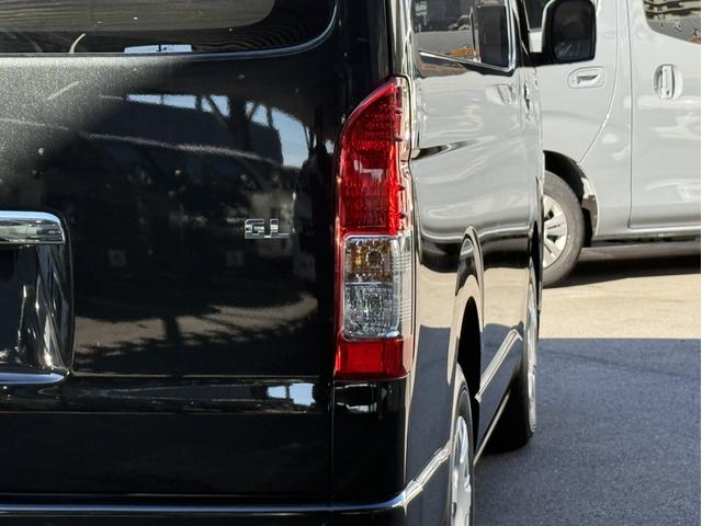 ハイエースワゴン ＧＬ　４列１０人乗り／１５インチアルミホイール／パノラミックビューモニター／デジタルインナーミラー／衝突軽減ブレーキ／片側電動スライドドア／ＡＣ１００Ｖ／ＬＥＤヘッドライト／スマートキー／プッシュスタート（24枚目）