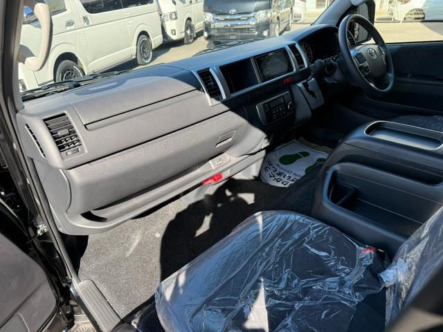ハイエースワゴン ＧＬ　４列１０人乗り／１５インチアルミホイール／パノラミックビューモニター／デジタルインナーミラー／衝突軽減ブレーキ／片側電動スライドドア／ＡＣ１００Ｖ／ＬＥＤヘッドライト／スマートキー／プッシュスタート（34枚目）