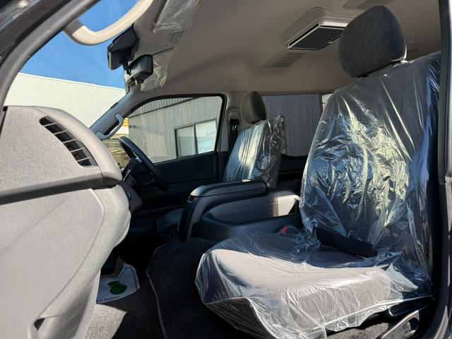 ハイエースワゴン ＧＬ　４列１０人乗り／１５インチアルミホイール／パノラミックビューモニター／デジタルインナーミラー／衝突軽減ブレーキ／片側電動スライドドア／ＡＣ１００Ｖ／ＬＥＤヘッドライト／スマートキー／プッシュスタート（39枚目）