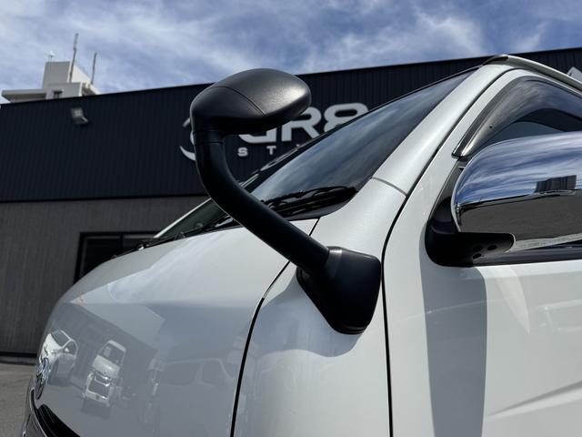 ハイエースバン スーパーＧＬ　ダークプライム　４ＷＤ／１６インチアルミ／ベッドキット／社外ショックアブソーバー／ＧＲ８センターコンソール／フロントエアロ（24枚目）