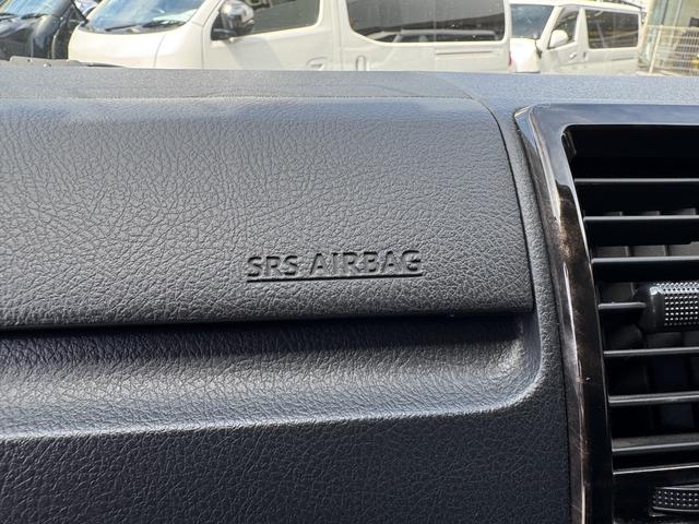ハイエースバン スーパーＧＬ　ダークプライム　４ＷＤ／１６インチアルミ／ベッドキット／社外ショックアブソーバー／ＧＲ８センターコンソール／フロントエアロ（36枚目）