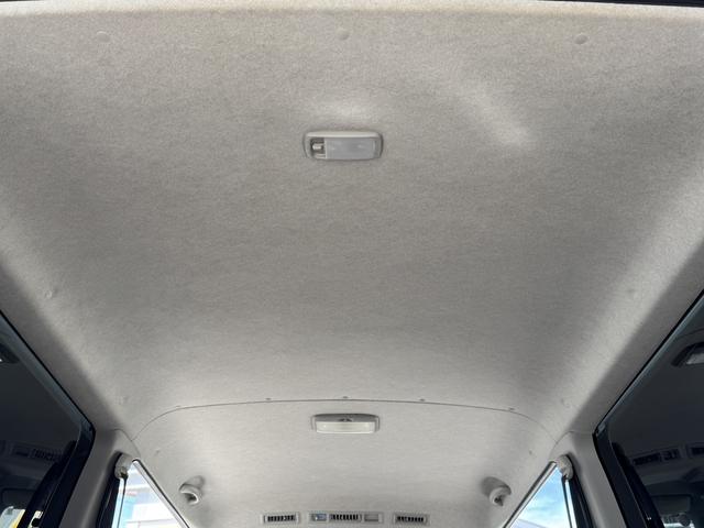 ハイエースバン スーパーＧＬ　ダークプライム　４ＷＤ／１６インチアルミ／ベッドキット／社外ショックアブソーバー／ＧＲ８センターコンソール／フロントエアロ（55枚目）