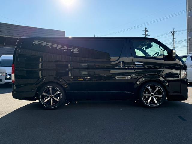 ハイエースバン スーパーGL ダークプライムII バッドフェイス/essex17インチAW/純正ナビ/パノラミックビューモニター/TSS/パワースライドドア/ローダウン/床張り/ベッドキット/キャンピングカー(19枚目)