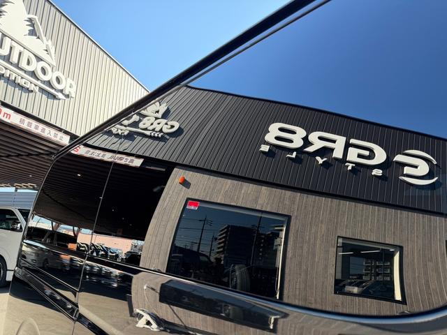 ハイエースバン スーパーGL ダークプライムII バッドフェイス/essex17インチAW/純正ナビ/パノラミックビューモニター/TSS/パワースライドドア/ローダウン/床張り/ベッドキット/キャンピングカー(24枚目)