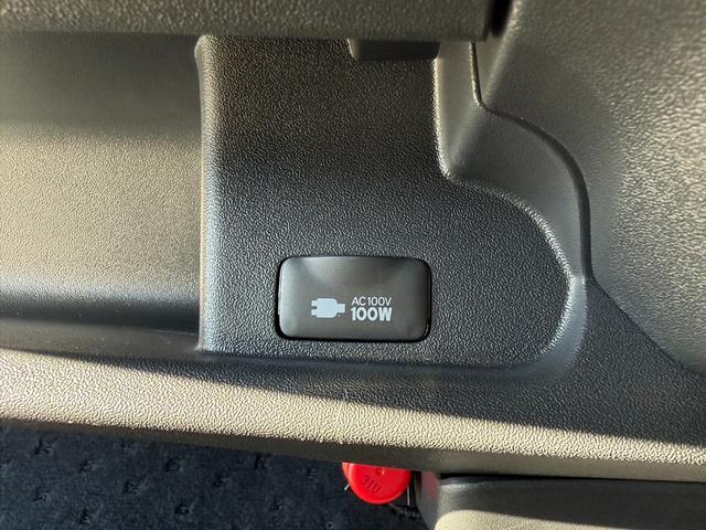 ハイエースバン スーパーGL ダークプライムII バッドフェイス/essex17インチAW/純正ナビ/パノラミックビューモニター/TSS/パワースライドドア/ローダウン/床張り/ベッドキット/キャンピングカー(44枚目)