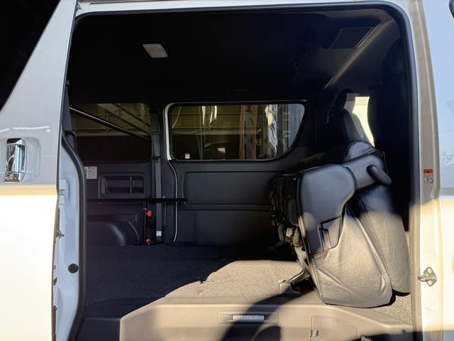 ハイエースバン ロングスーパーＧＬ　ダークプライムＳ　４ＷＤ／寒冷地仕様／２０周年記念モデル／１６インチアルミ／アルパインＢＩＧ－Ｘ／ベッドキット／シートカバー（48枚目）
