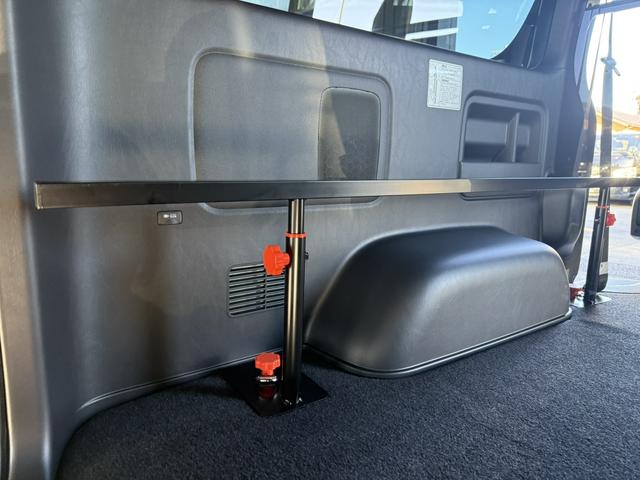 ハイエースバン ロングスーパーＧＬ　ダークプライムＳ　４ＷＤ／寒冷地仕様／２０周年記念モデル／１６インチアルミ／アルパインＢＩＧ－Ｘ／ベッドキット／シートカバー（50枚目）