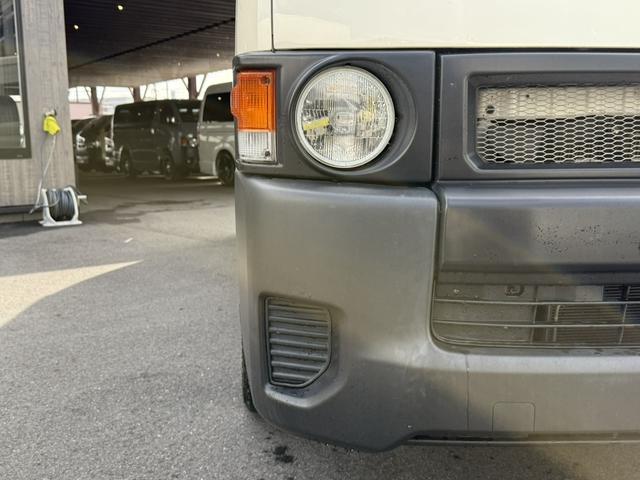ハイエースバン ＤＸ　４ＷＤ／１６インチアルミホイール／丸目ヘッドライト／アルパインＢＩＧ－Ｘ／ベッドキット／デジタルインナーミラー（20枚目）