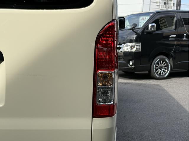 ハイエースバン ＤＸ　４ＷＤ／１６インチアルミホイール／丸目ヘッドライト／アルパインＢＩＧ－Ｘ／ベッドキット／デジタルインナーミラー（26枚目）