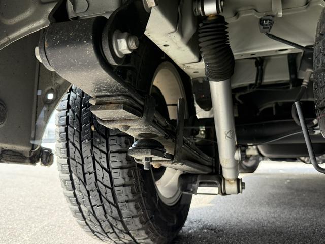 ハイエースバン ＤＸ　４ＷＤ／１６インチアルミホイール／丸目ヘッドライト／アルパインＢＩＧ－Ｘ／ベッドキット／デジタルインナーミラー（28枚目）