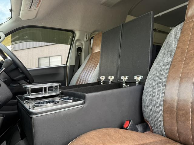 ハイエースバン ＤＸ　４ＷＤ／１６インチアルミホイール／丸目ヘッドライト／アルパインＢＩＧ－Ｘ／ベッドキット／デジタルインナーミラー（33枚目）