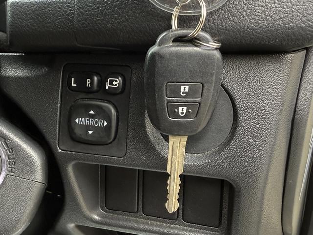 ハイエースバン ＤＸ　４ＷＤ／１６インチアルミホイール／丸目ヘッドライト／アルパインＢＩＧ－Ｘ／ベッドキット／デジタルインナーミラー（38枚目）