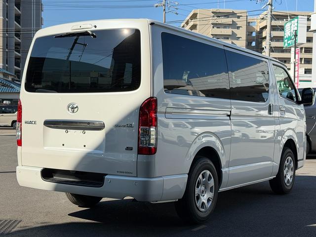 ハイエースバン ロングスーパーＧＬ　ダークプライムＳ　登録済未使用車／２０周年記念車／４ＷＤ／衝突軽減ブレーキ／デジタルインナーミラー／パノラミックビューモニター（14枚目）