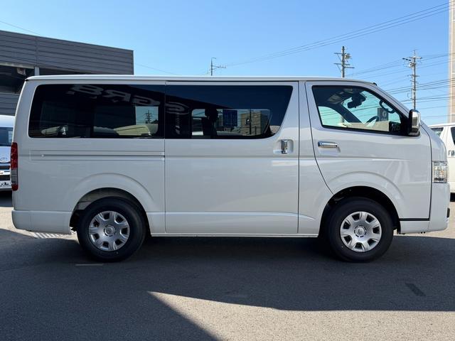 ハイエースバン ロングスーパーＧＬ　ダークプライムＳ　登録済未使用車／２０周年記念車／４ＷＤ／衝突軽減ブレーキ／デジタルインナーミラー／パノラミックビューモニター（18枚目）
