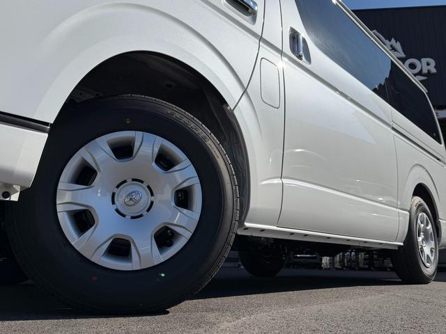 ハイエースバン ロングスーパーＧＬ　ダークプライムＳ　登録済未使用車／２０周年記念車／４ＷＤ／衝突軽減ブレーキ／デジタルインナーミラー／パノラミックビューモニター（21枚目）