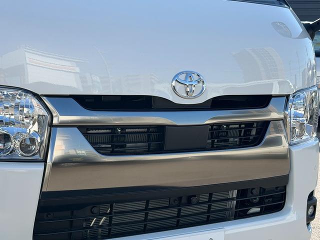 ハイエースバン ロングスーパーＧＬ　ダークプライムＳ　登録済未使用車／２０周年記念車／４ＷＤ／衝突軽減ブレーキ／デジタルインナーミラー／パノラミックビューモニター（22枚目）