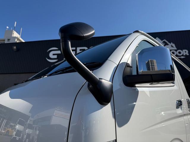 ハイエースバン ロングスーパーＧＬ　ダークプライムＳ　登録済未使用車／２０周年記念車／４ＷＤ／衝突軽減ブレーキ／デジタルインナーミラー／パノラミックビューモニター（23枚目）