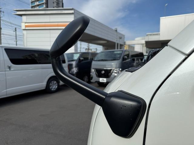 ハイエースバン スーパーGL ダークプライム 16インチアルミ/アルパインBIG-X/後席モニター/BOXベッドキット/フロントエアロ/バッドフェイスボンネット/社外センターコンソール/両側電動スライドドア/社外テールランプ/キャンピングカー(24枚目)