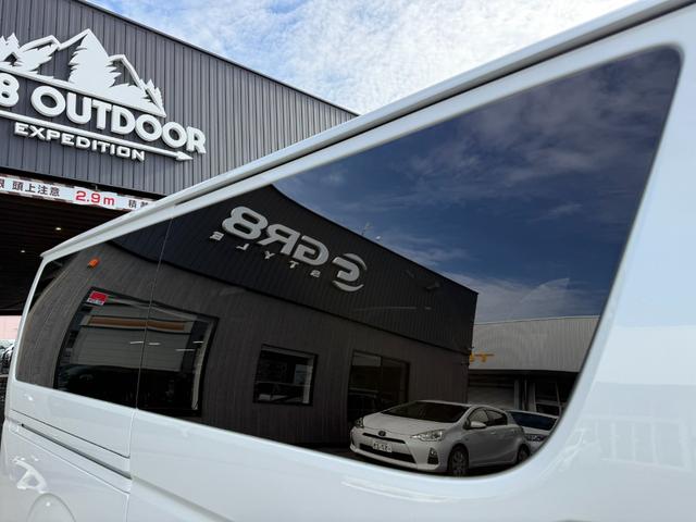 ハイエースバン スーパーGL ダークプライム 16インチアルミ/アルパインBIG-X/後席モニター/BOXベッドキット/フロントエアロ/バッドフェイスボンネット/社外センターコンソール/両側電動スライドドア/社外テールランプ/キャンピングカー(26枚目)