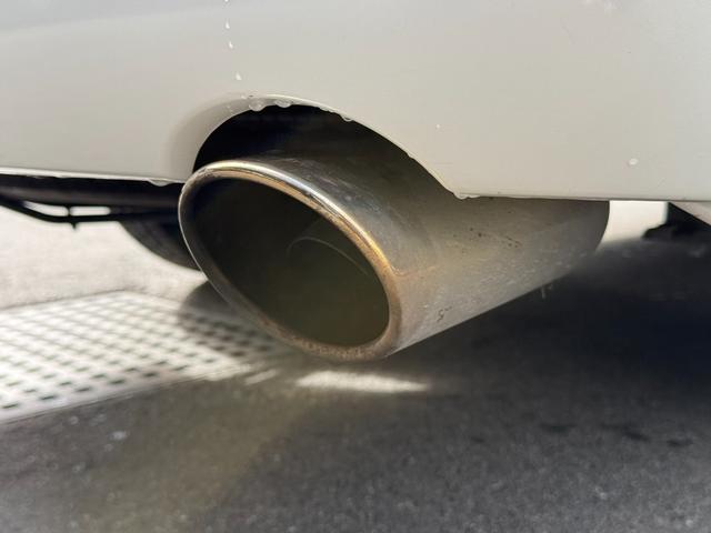 ハイエースバン スーパーGL ダークプライム 16インチアルミ/アルパインBIG-X/後席モニター/BOXベッドキット/フロントエアロ/バッドフェイスボンネット/社外センターコンソール/両側電動スライドドア/社外テールランプ/キャンピングカー(29枚目)