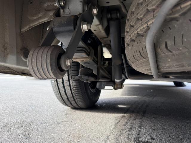 ハイエースバン スーパーGL ダークプライム 16インチアルミ/アルパインBIG-X/後席モニター/BOXベッドキット/フロントエアロ/バッドフェイスボンネット/社外センターコンソール/両側電動スライドドア/社外テールランプ/キャンピングカー(31枚目)