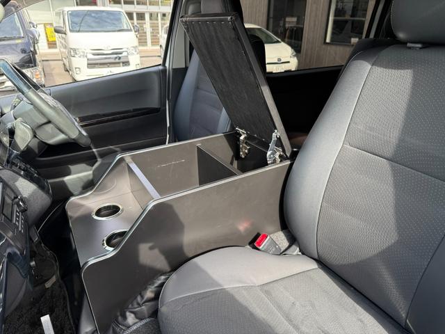 ハイエースバン スーパーGL ダークプライム 16インチアルミ/アルパインBIG-X/後席モニター/BOXベッドキット/フロントエアロ/バッドフェイスボンネット/社外センターコンソール/両側電動スライドドア/社外テールランプ/キャンピングカー(36枚目)