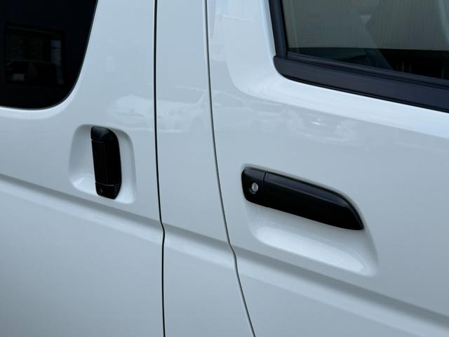 ハイエースバン ロングDX GLパッケージ マニュアル車/ローダウン/17インチアルミホイール/ベッドキット/フロントエアロ/床張り/シートカバー/カロッツェリア7インチナビ/フルセグTV/ETC/LEDヘッドライト/キーレス/キャンピングカー(24枚目)