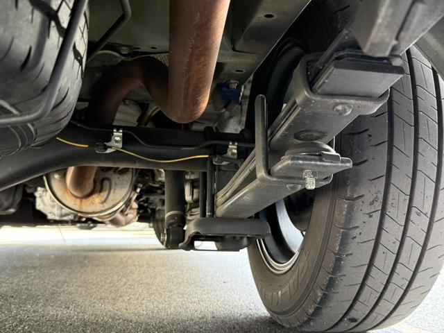 ハイエースバン ロングDX GLパッケージ マニュアル車/ローダウン/17インチアルミホイール/ベッドキット/フロントエアロ/床張り/シートカバー/カロッツェリア7インチナビ/フルセグTV/ETC/LEDヘッドライト/キーレス/キャンピングカー(30枚目)