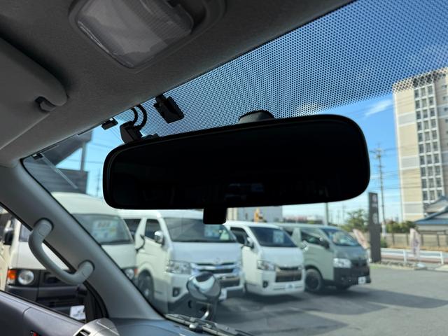 ハイエースバン ロングDX GLパッケージ マニュアル車/ローダウン/17インチアルミホイール/ベッドキット/フロントエアロ/床張り/シートカバー/カロッツェリア7インチナビ/フルセグTV/ETC/LEDヘッドライト/キーレス/キャンピングカー(35枚目)