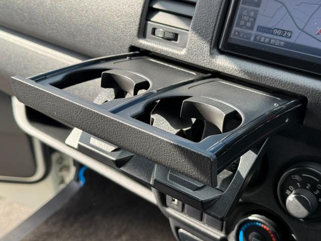 ハイエースバン ロングDX GLパッケージ マニュアル車/ローダウン/17インチアルミホイール/ベッドキット/フロントエアロ/床張り/シートカバー/カロッツェリア7インチナビ/フルセグTV/ETC/LEDヘッドライト/キーレス/キャンピングカー(40枚目)