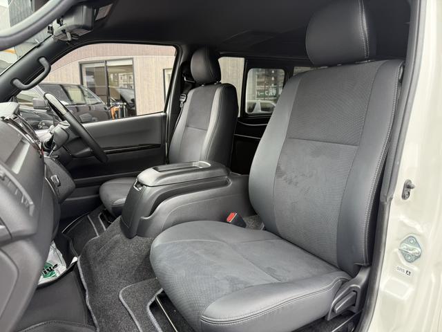 ハイエースバン スーパーＧＬ　ダークプライムＩＩ　寒冷地仕様／４ＷＤ／１６インチアルミホイール／ＴＲＤマッドフラップ／ベットキット／床張りキット／フロントエアロ（31枚目）