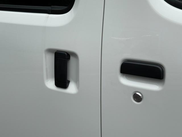 タウンエースバン GL 登録済未使用車/4WD/7インチナビ/ETC/バックカメラ/衝突軽減ブレーキ/純正ホイール/コーナーセンサー/アイドリングストップ/キーレスエントリー/助手席エアバッグ/パワーウインドウ(25枚目)