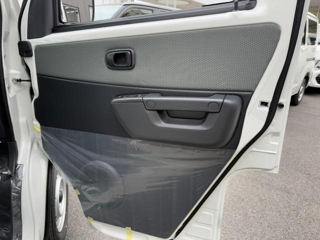 タウンエースバン GL 登録済未使用車/4WD/7インチナビ/ETC/バックカメラ/衝突軽減ブレーキ/純正ホイール/コーナーセンサー/アイドリングストップ/キーレスエントリー/助手席エアバッグ/パワーウインドウ(38枚目)