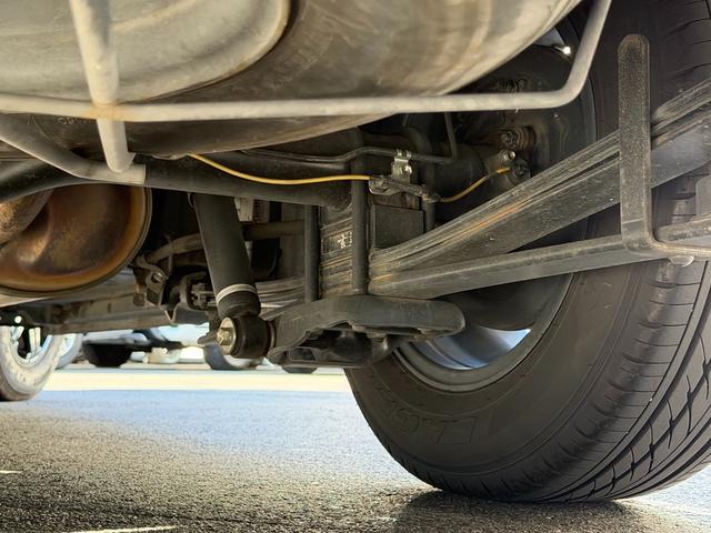 ハイエースバン スーパーＧＬ　ダークプライム　寒冷地仕様／ローダウン／１６インチアルミ／ベッドキット／フロントエアロ／７インチナビ／バックカメラ／（29枚目）