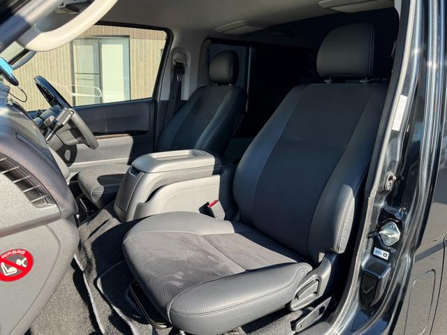 ハイエースバン スーパーＧＬ　ダークプライム　寒冷地仕様／ローダウン／１６インチアルミ／ベッドキット／フロントエアロ／７インチナビ／バックカメラ／（32枚目）