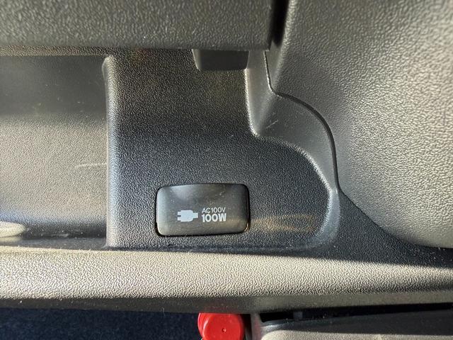 ハイエースバン スーパーＧＬ　ダークプライム　寒冷地仕様／ローダウン／１６インチアルミ／ベッドキット／フロントエアロ／７インチナビ／バックカメラ／（35枚目）