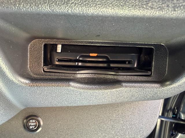 ハイエースバン スーパーＧＬ　ダークプライム　寒冷地仕様／ローダウン／１６インチアルミ／ベッドキット／フロントエアロ／７インチナビ／バックカメラ／（40枚目）