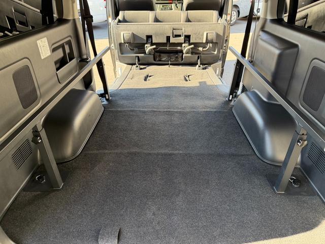 ハイエースバン スーパーＧＬ　ダークプライム　寒冷地仕様／ローダウン／１６インチアルミ／ベッドキット／フロントエアロ／７インチナビ／バックカメラ／（53枚目）