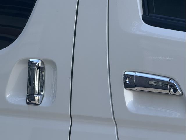 ハイエースバン ロングスーパーGL ローダウン/18inアルミホイール/BOXベッドキット/フルエアロ/バッドフェイスボンネット/ロッドホルダー(28枚目)