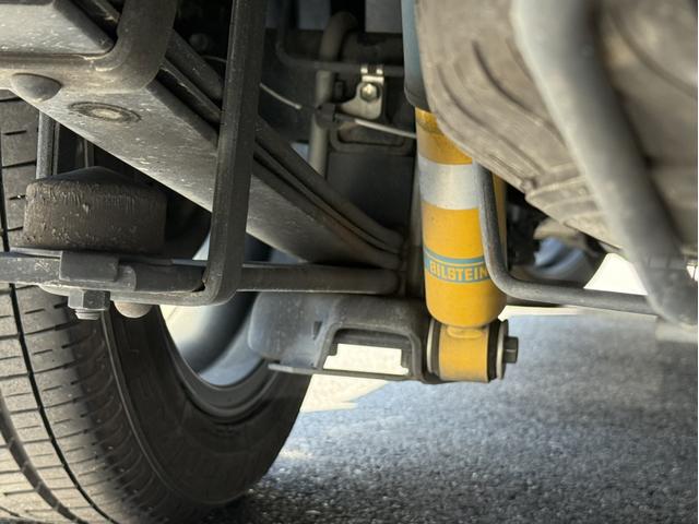 ハイエースバン ロングスーパーGL ローダウン/18inアルミホイール/BOXベッドキット/フルエアロ/バッドフェイスボンネット/ロッドホルダー(34枚目)