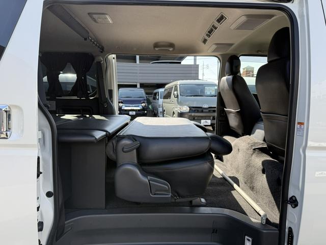 ハイエースバン ロングスーパーGL ローダウン/18inアルミホイール/BOXベッドキット/フルエアロ/バッドフェイスボンネット/ロッドホルダー(51枚目)